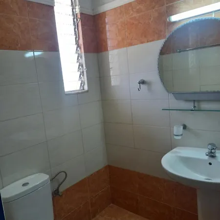 酒店 Tainaro 卢特拉艾季普苏