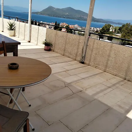 Tainaro 卢特拉艾季普苏