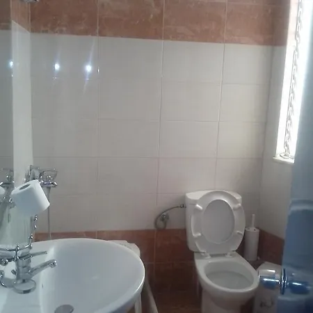 Отель Tainaro 2*