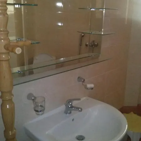 酒店 Tainaro 卢特拉艾季普苏